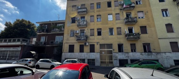 2 bedrooms Apartment in Milan, Italy No. 360516 24