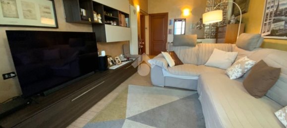 5 rooms Apartment in Turin, Italy No. 1818 2