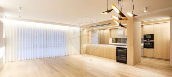 3 bedrooms Apartment in Cascais, Portugal No. 93806 3