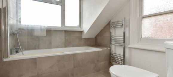 1 bedroom Apartment in Wanstead, United Kingdom No. 4120 8