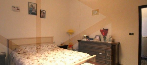 Дом с 7 комнатами в Монтополи ин Валь д’Арно, Италия № 23029 14