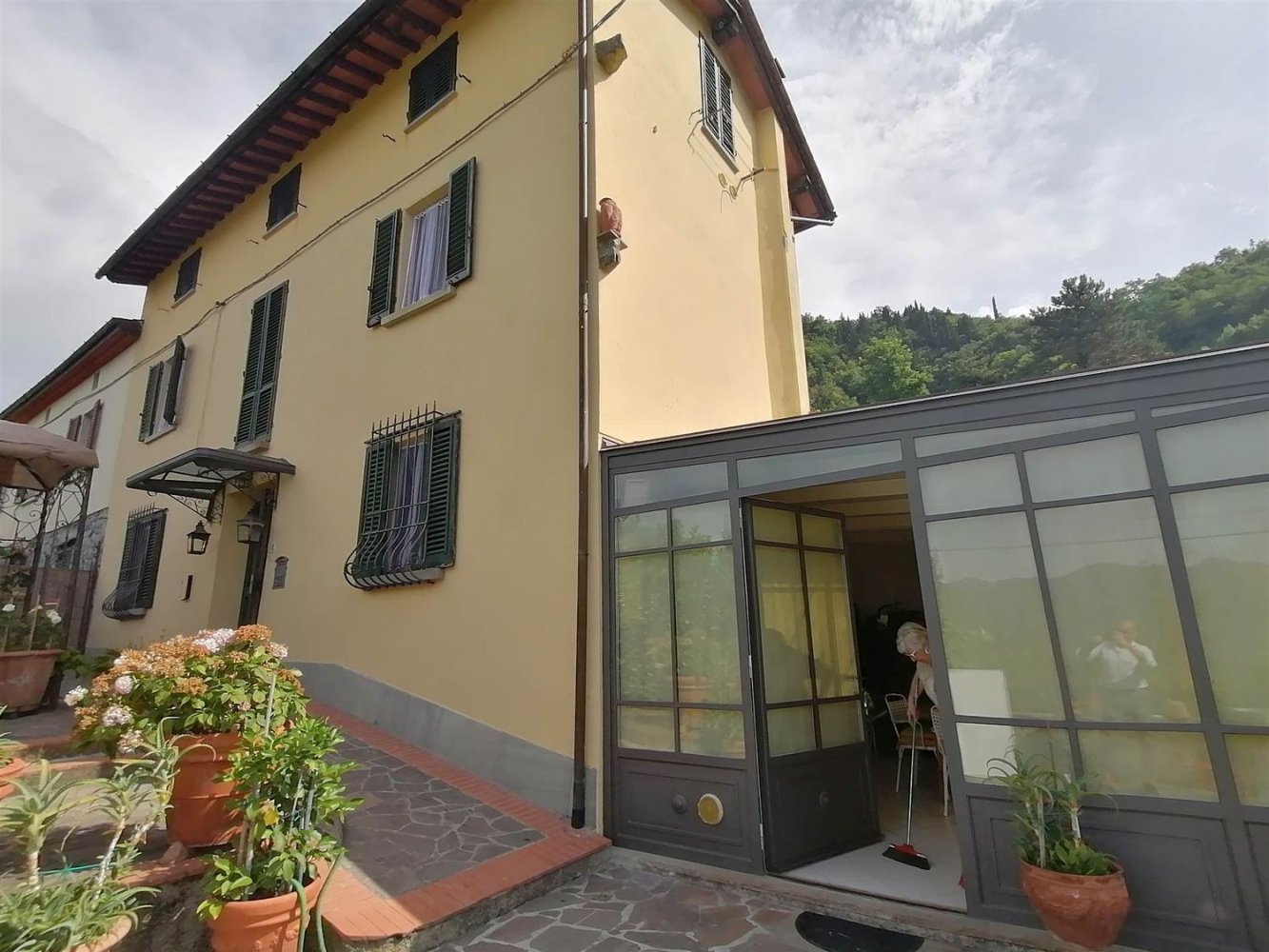 6 rooms House in Vernio, Italy No. 85569