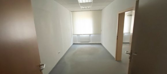 Здание с 35 комнатами в Arzberg, Германия № 33545 12