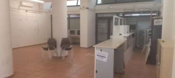 140m² Commercial property in Taranto, Italy No. 342035 11