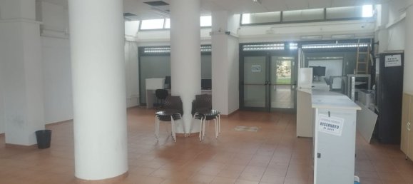 140m² Commercial property in Taranto, Italy No. 342035 17