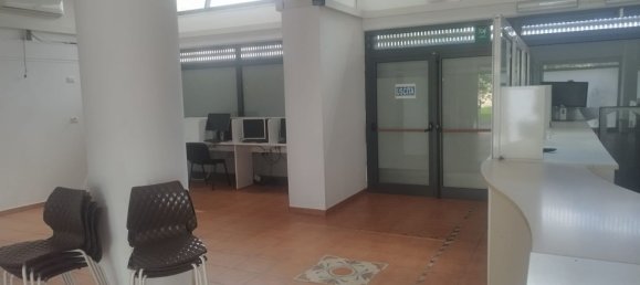 140m² Commercial property in Taranto, Italy No. 342035 7