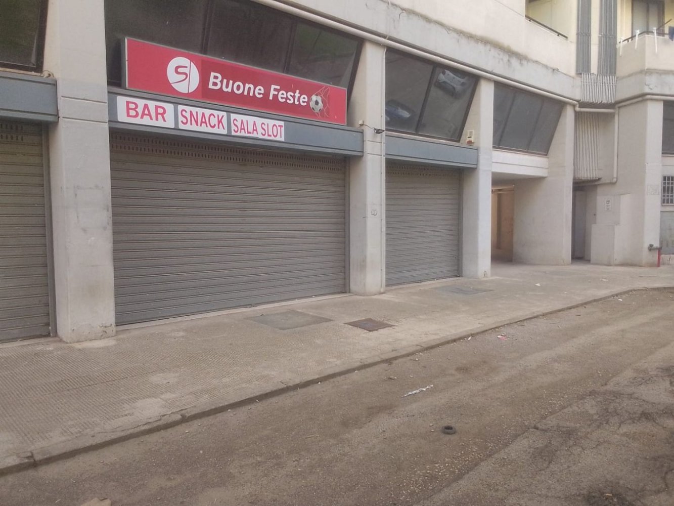 140m² Commercial property in Taranto, Italy No. 342035