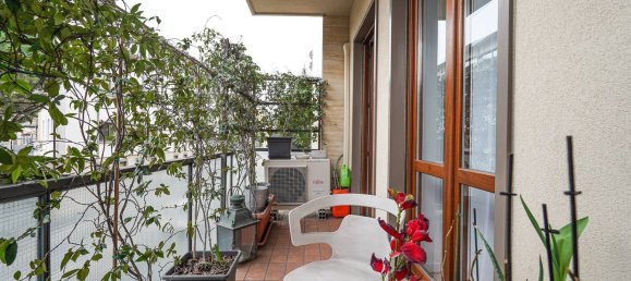 8 rooms Apartment in Bergamo, Italy No. 98050 7