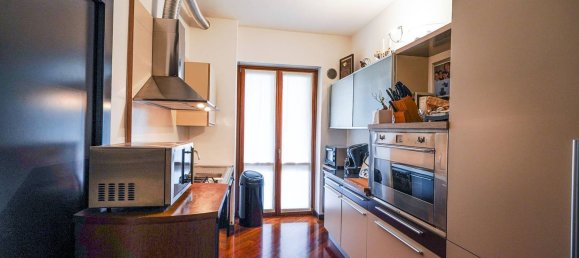 8 rooms Apartment in Bergamo, Italy No. 98050 8