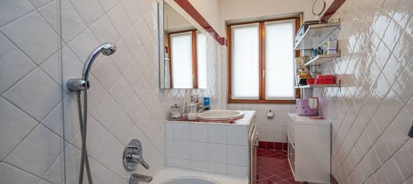 8 rooms Apartment in Bergamo, Italy No. 98050 21