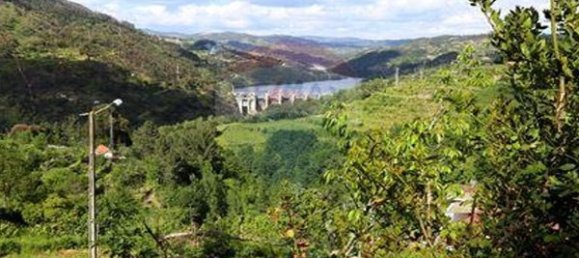 3 bedrooms House in Santiago de Piaes, Portugal No. 183239 16