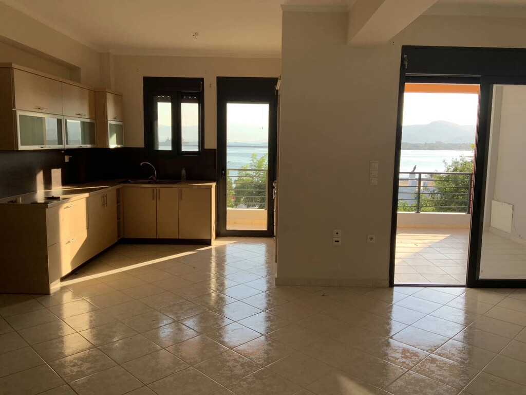 Apartamento de 6 dormitorios en Salamis, Greece No. 94405
