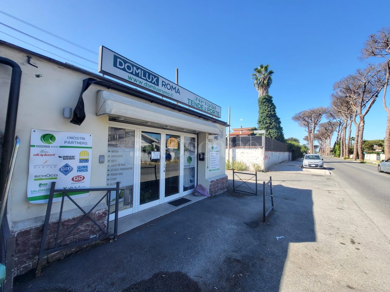 3 rooms Commercial property in Rome, Italy No. 349589