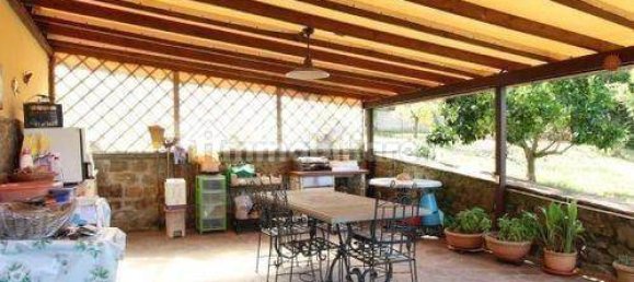 2 bedrooms House in Vinci, Italy No. 158517 10