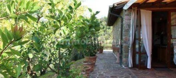 2 bedrooms House in Vinci, Italy No. 158517 9