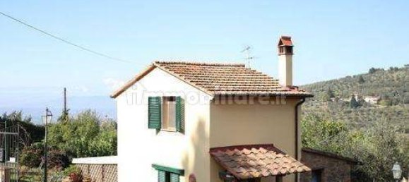 2 bedrooms House in Vinci, Italy No. 158517 3