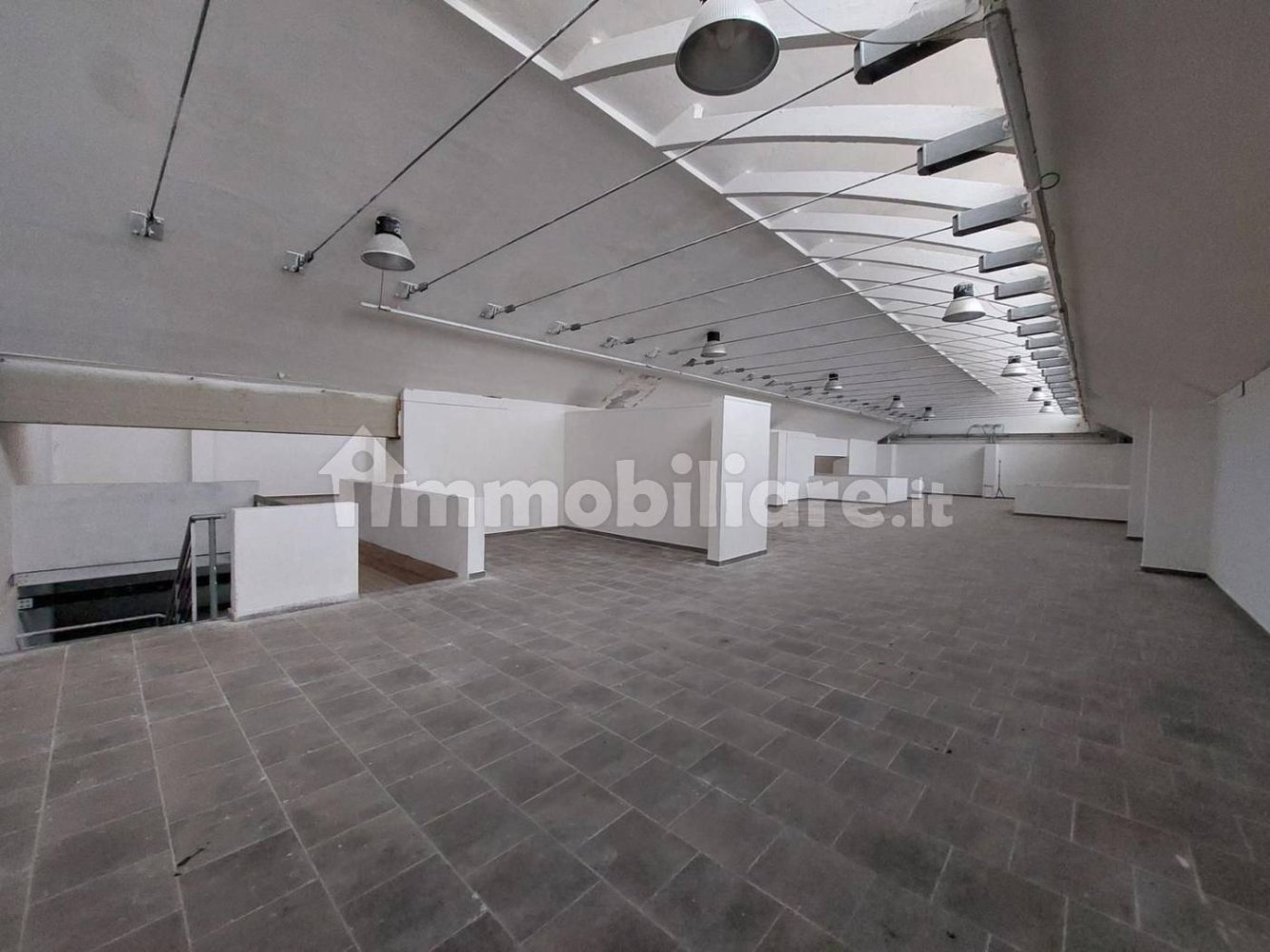 Lagerhaus in Orvieto, Italy 1772m², Nr. 354755