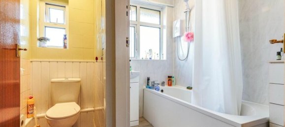 3 bedrooms House in Blackpool, United Kingdom No. 2041 8