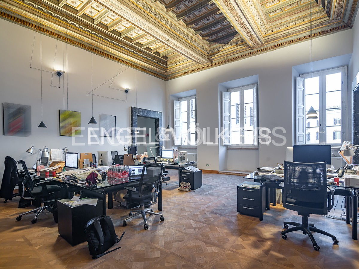 19-salle Bureau à Rome, Italy No. 108384