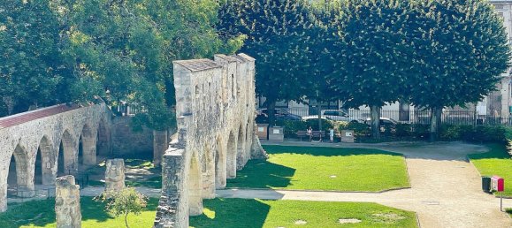 2 bedrooms Apartment in Reims, France No. 263818 3