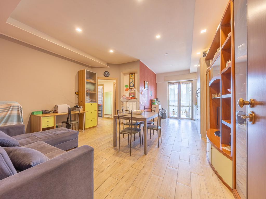 Квартира с 2 спальнями в Рим, Италия № 310105