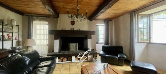 4 bedrooms Castles in Coueron, France No. 359202 2