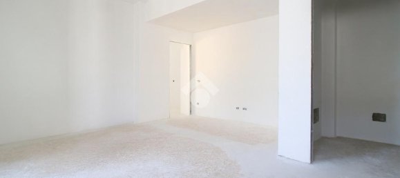 3 Schlafzimmer Wohnung in Sassuolo, Italy, Nr. 356134 2