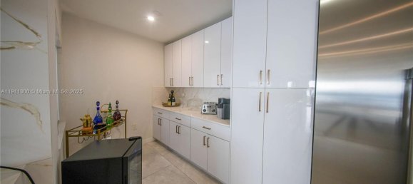 3 dormitorios villa en venta en Miami, Miami-Dade, Florida, USA № 614226 9