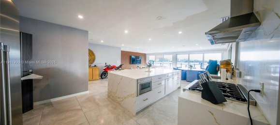3 dormitorios villa en venta en Miami, Miami-Dade, Florida, USA № 614226 8