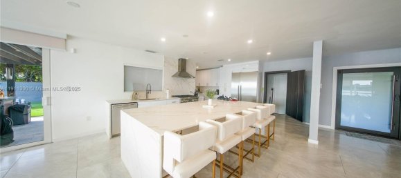 3 dormitorios villa en venta en Miami, Miami-Dade, Florida, USA № 614226 6