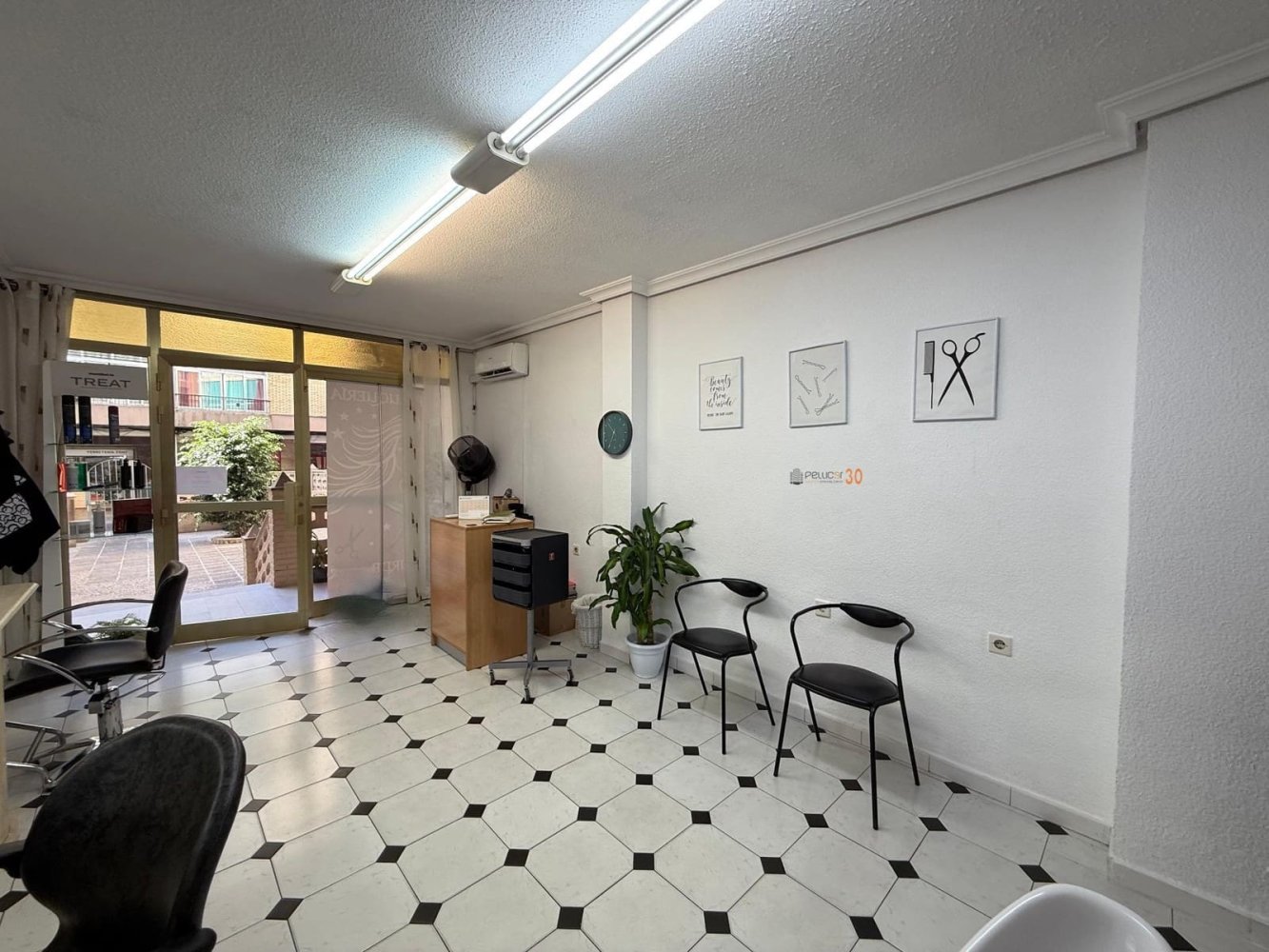 Gewerbliche Immobilie in Benidorm, Spain 33m², Nr. 277592