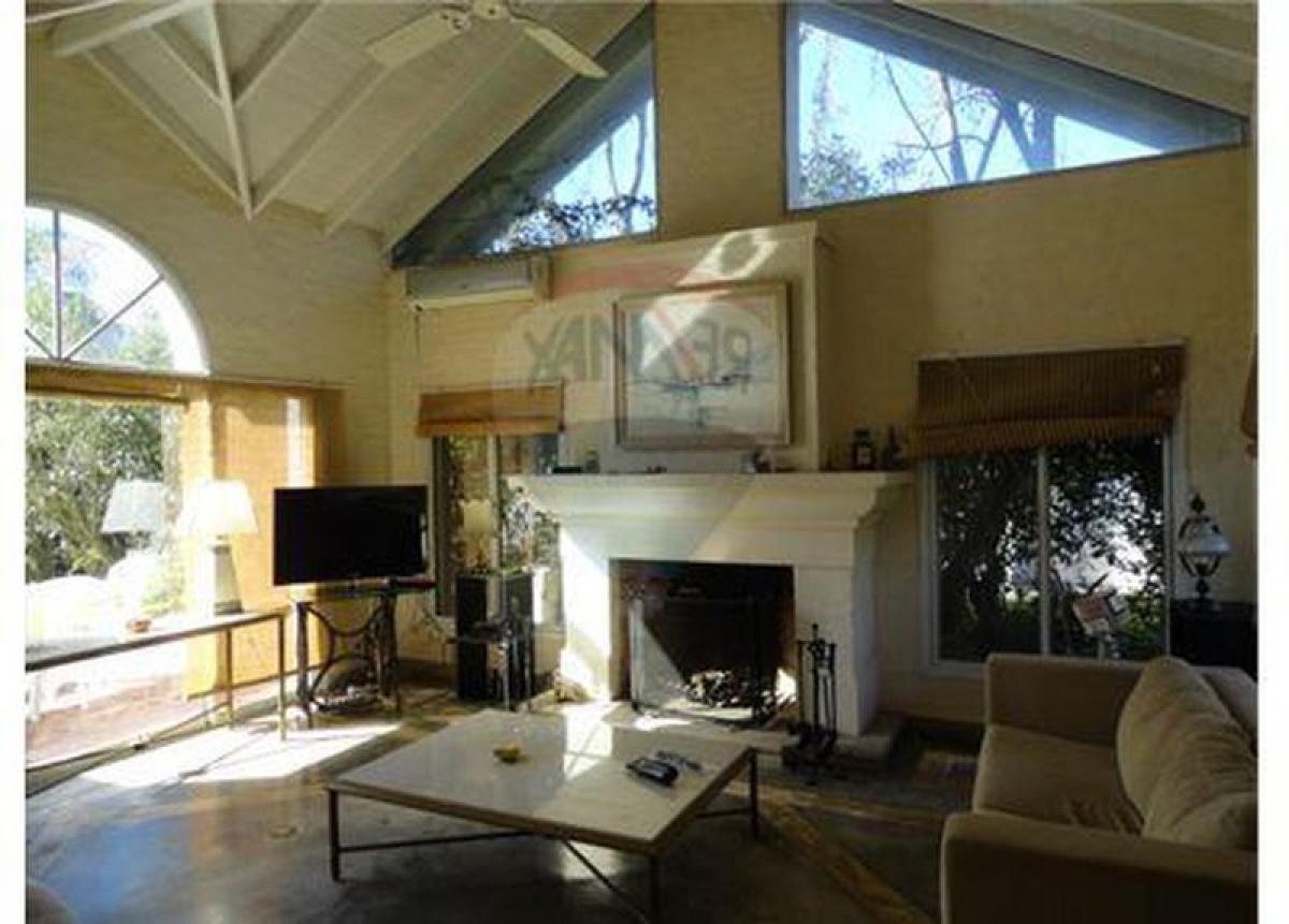 3 bedrooms House in Pilar, Argentina No. 14275