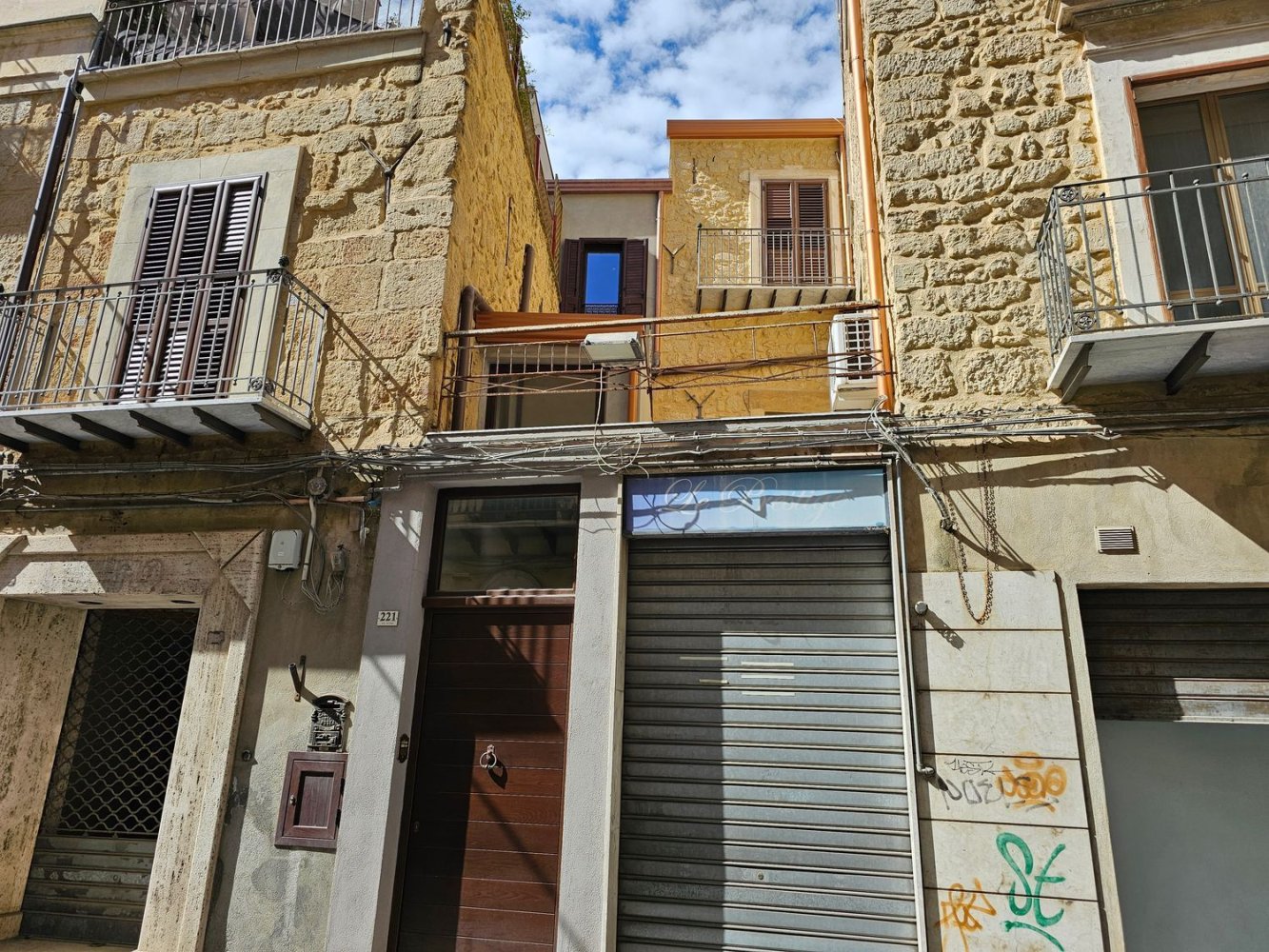 Коммерческая недвижимость 51м² в Энна, Италия № 147940