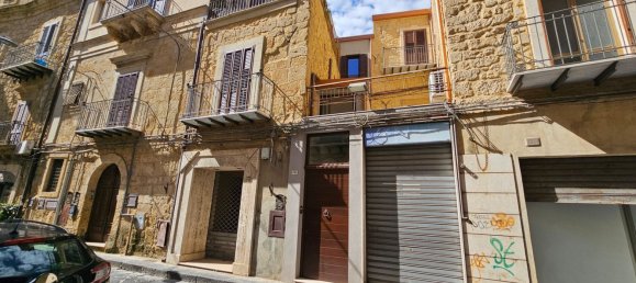 Коммерческая недвижимость 51м² в Энна, Италия № 147940 2