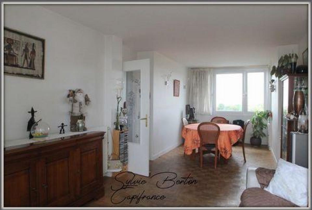 2 chambres Condo à Le Raincy, France No. 32683