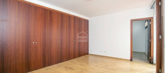 8 bedrooms Apartment in Mahon, Spain No. 188 3