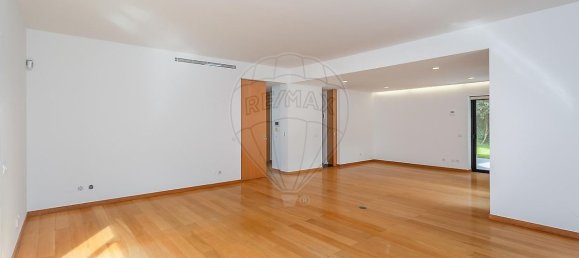 4 bedrooms Villa in Cascais, Portugal No. 46373 30