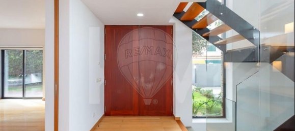 4 bedrooms Villa in Cascais, Portugal No. 46373 16