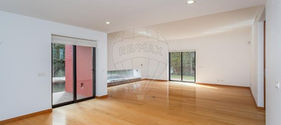 4 bedrooms Villa in Cascais, Portugal No. 46373 26