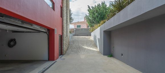 4 bedrooms Villa in Cascais, Portugal No. 46373 6