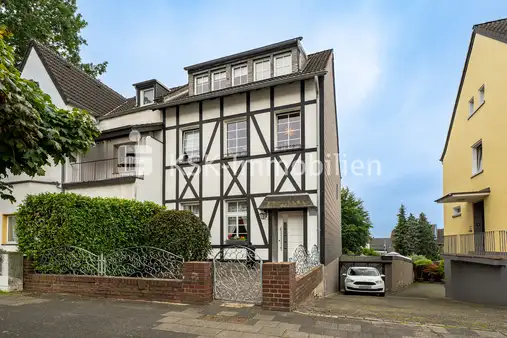 5 bedrooms Townhouse in Rhein-Erft, Germany No. 205118
