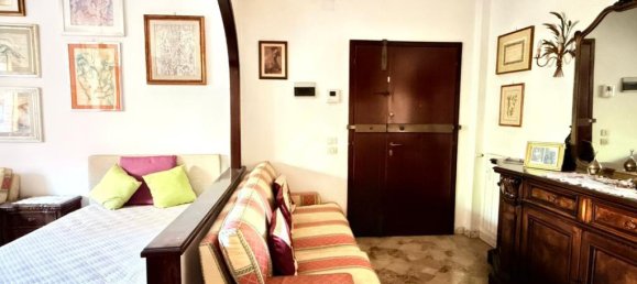 2 Schlafzimmer Wohnung in Florence, Italy, Nr. 353922 4
