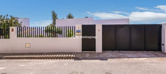 4 bedrooms Villa in Altea, Spain No. 190486 2