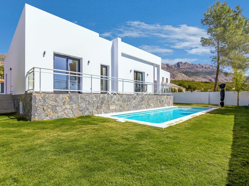 4 bedrooms Villa in Altea, Spain No. 190486