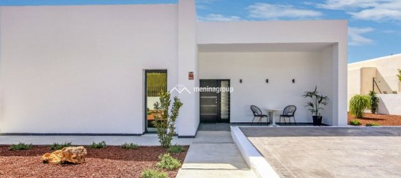 4 bedrooms Villa in Altea, Spain No. 190486 3
