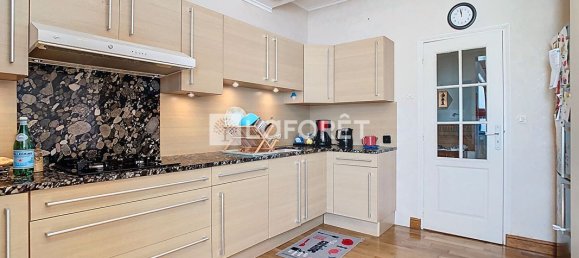 5 bedrooms House in Blois, France No. 274902 8