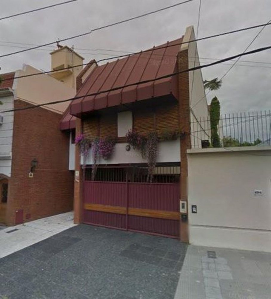 4 bedrooms House in Avellaneda, Argentina No. 52430