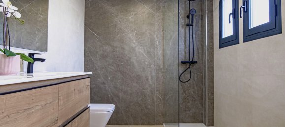 3 bedrooms Townhouse in Estepona, Spain No. 4630 15