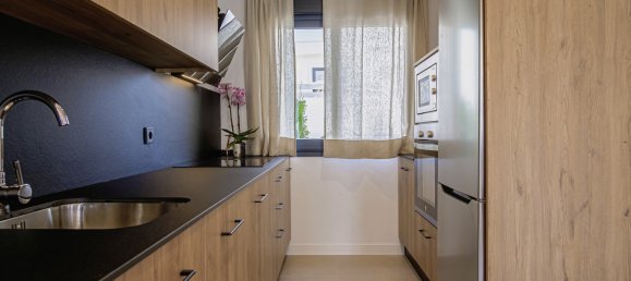 3 bedrooms Townhouse in Estepona, Spain No. 4630 9