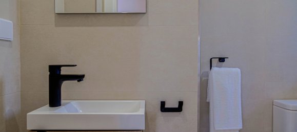 3 bedrooms Townhouse in Estepona, Spain No. 4630 17